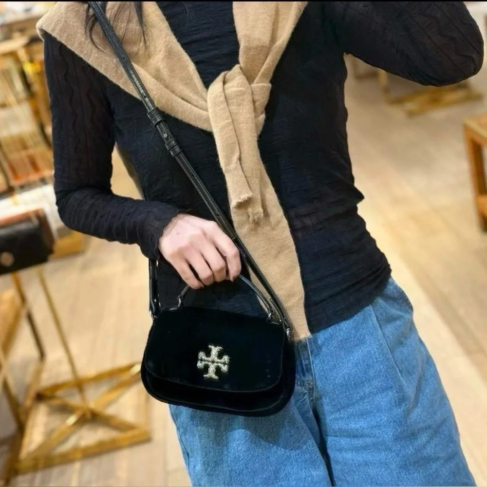 NWT , TORY BURCH BRITTEN VELVET PUFFY MINI TOP HANDLE BLACK